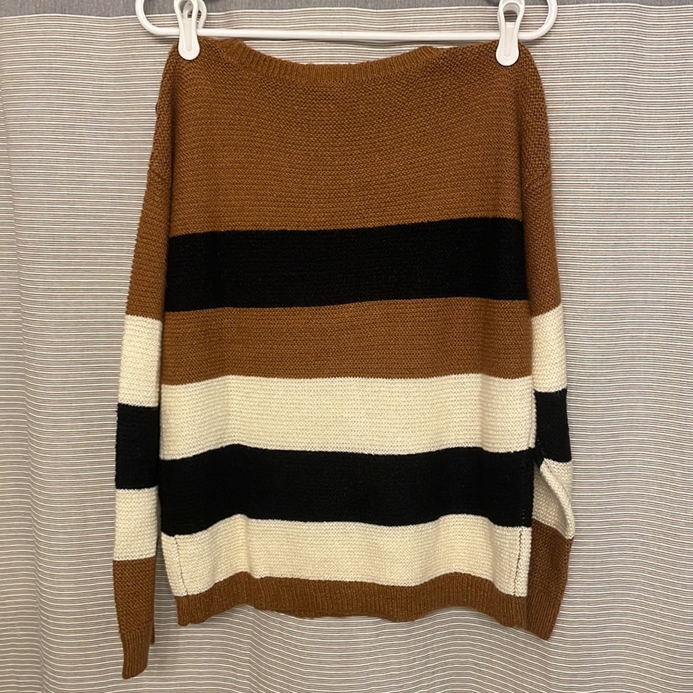Francesca’s sweater small - Picture 4 of 4